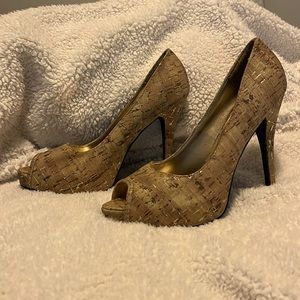 Sand and gold open toe pump